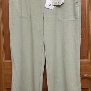 Elie Tahari Pants in Sage Green